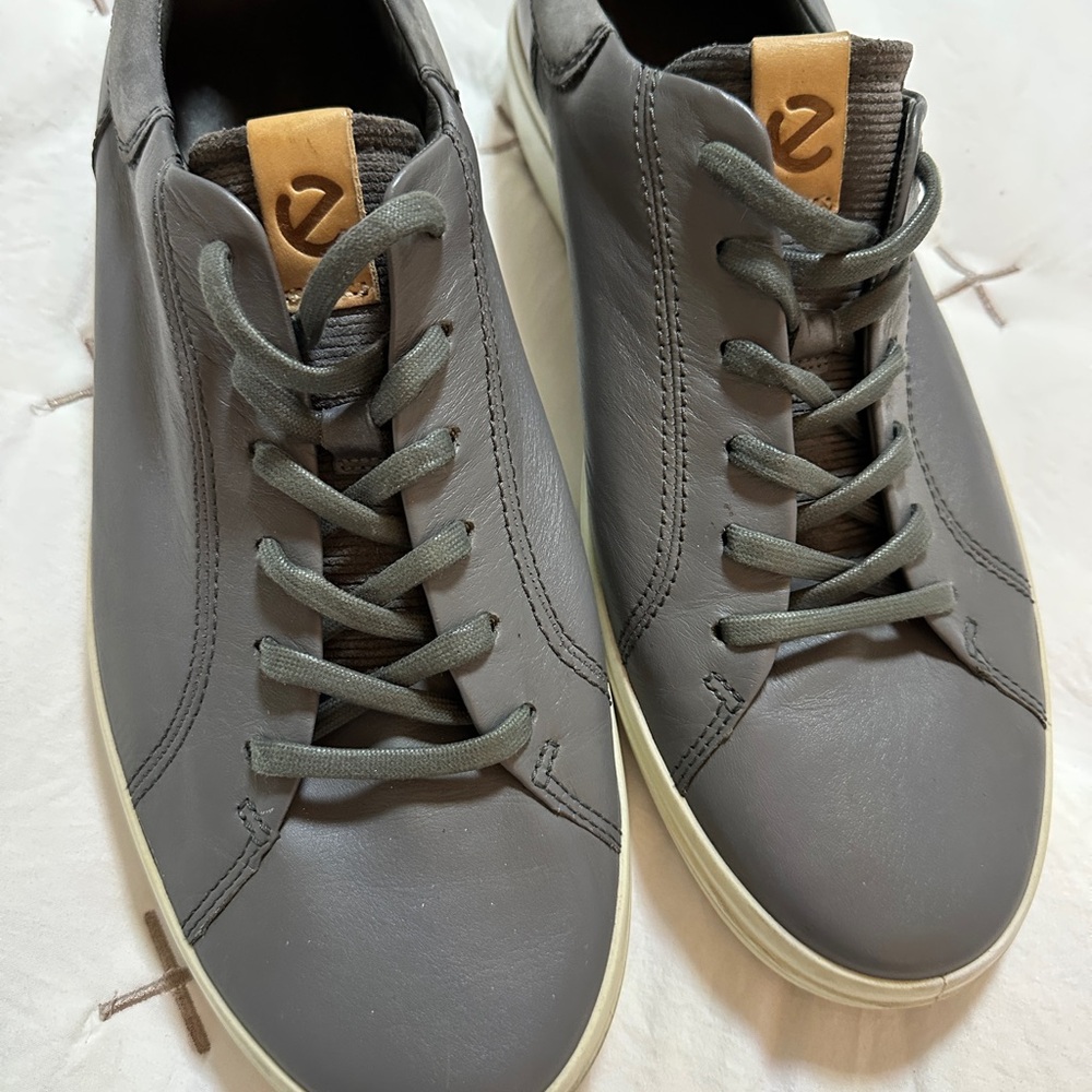 Ecco Gray Sneakers Smooth Leather Low-Top